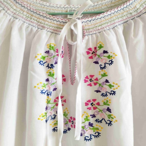 Blouse brodée