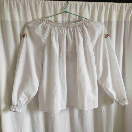 Blouse brodée