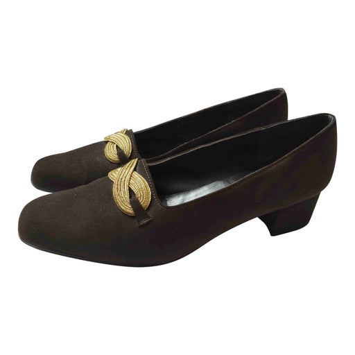 Suede pumps