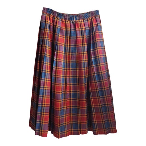 Pleated wool skirt