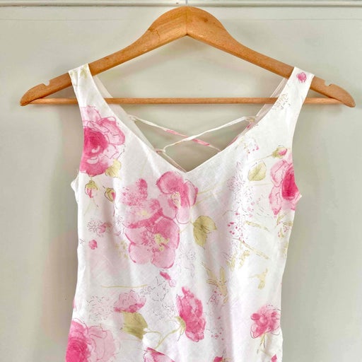 Robe dos nu en lin blanc