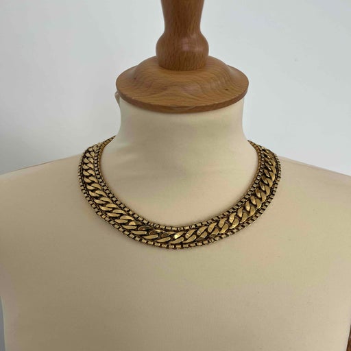 Gold metal necklace
