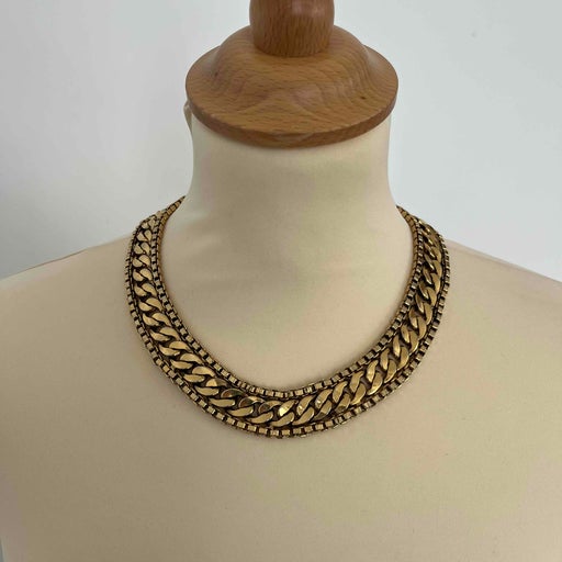 Gold metal necklace