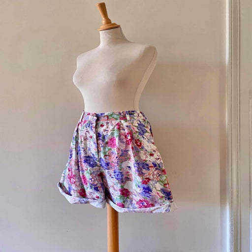 Short à fleurs