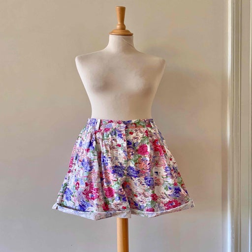 Short à fleurs