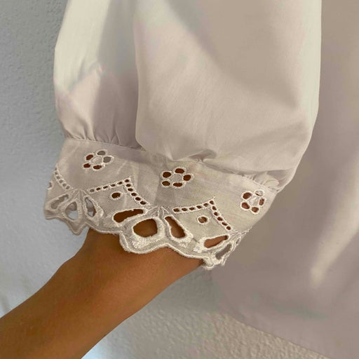 Blouse brodée