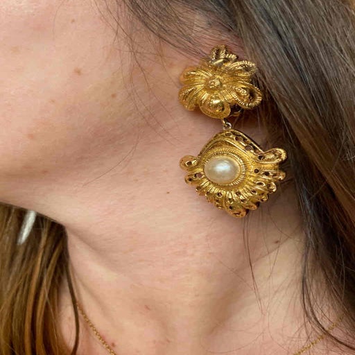 Nina Ricci clip-on earrings, in brass