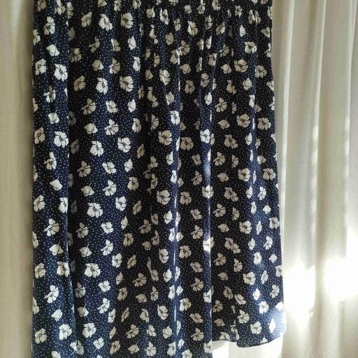 Skirt with polka dots and flowers
