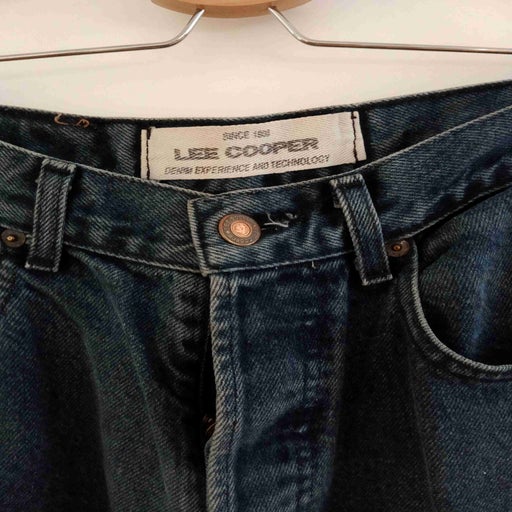 Jean Lee Cooper