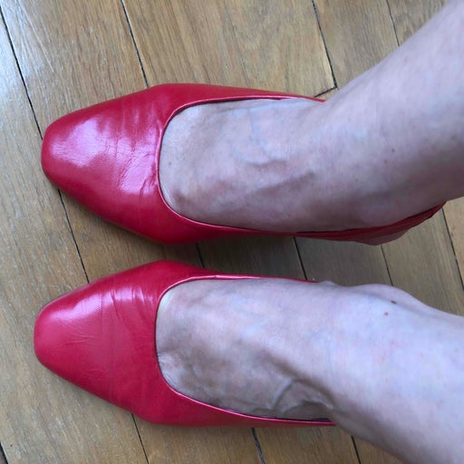 Leather pumps