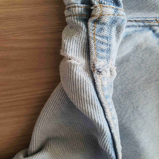 Jean Levi's 501 W27L32