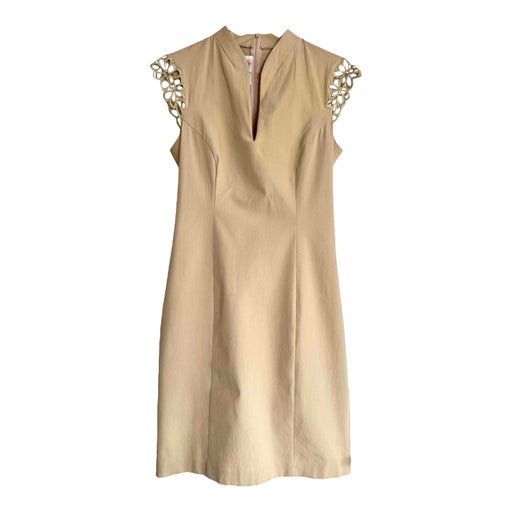 Robe brodée