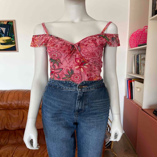 Top en mesh à fleurs
