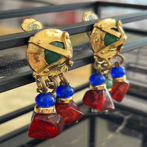 Clip earrings