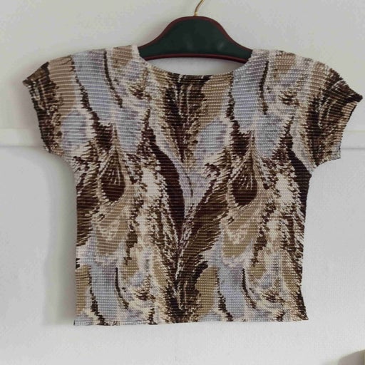 Sequined popcorn top
