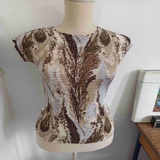 Sequined popcorn top