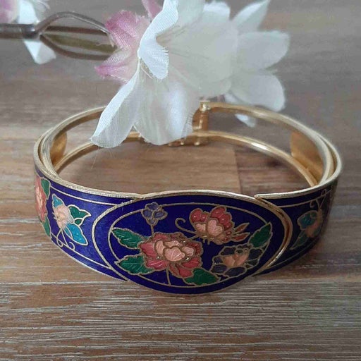 Flower cuff