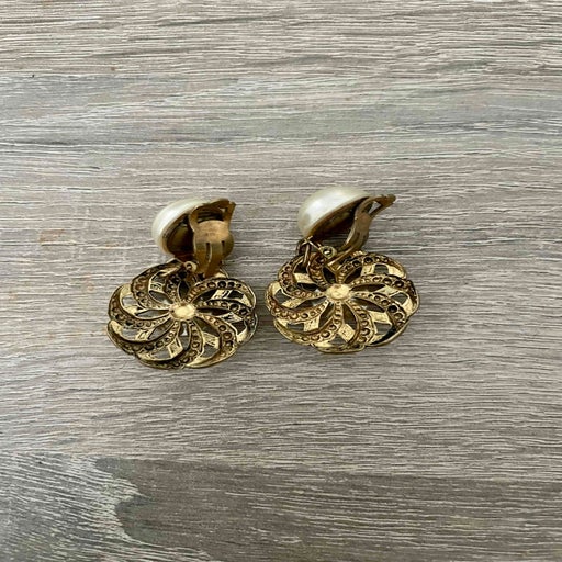 Clip earring