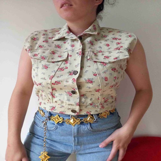 Floral sleeveless jacket