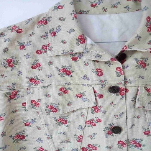 Floral sleeveless jacket