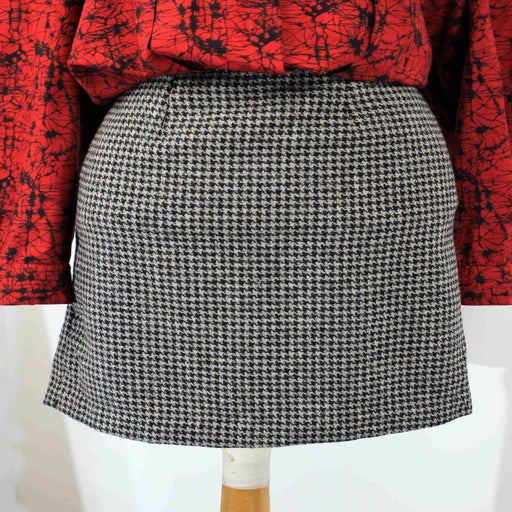 Short houndstooth skirt