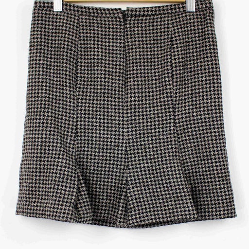 Short houndstooth skirt