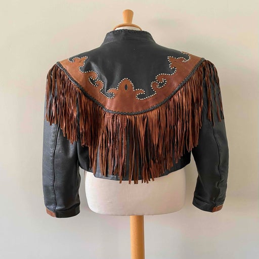 Veste en cuir frangée