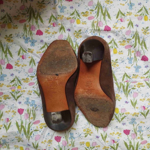 Suede pumps