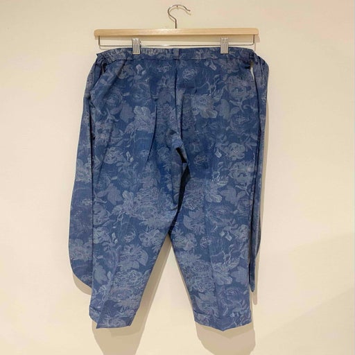 Pants and blouse set