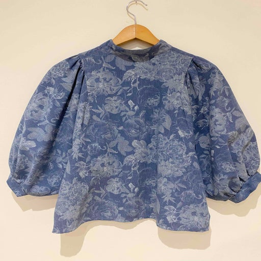 Pants and blouse set