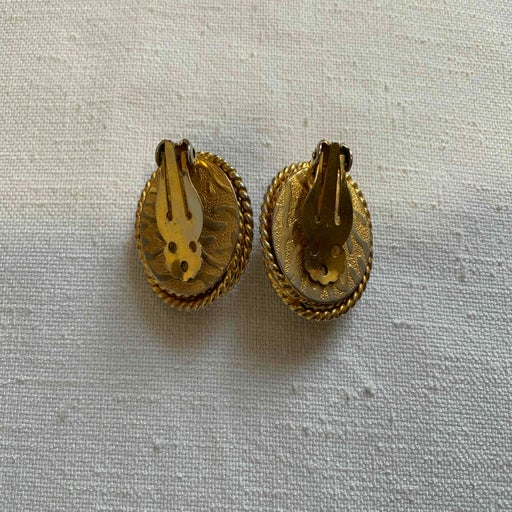 Clip earrings