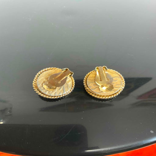 Clip earrings