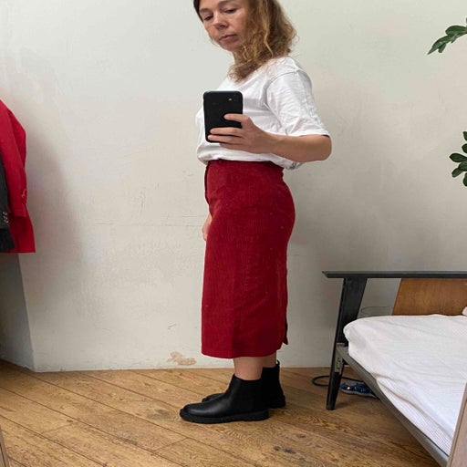 Straight velvet skirt