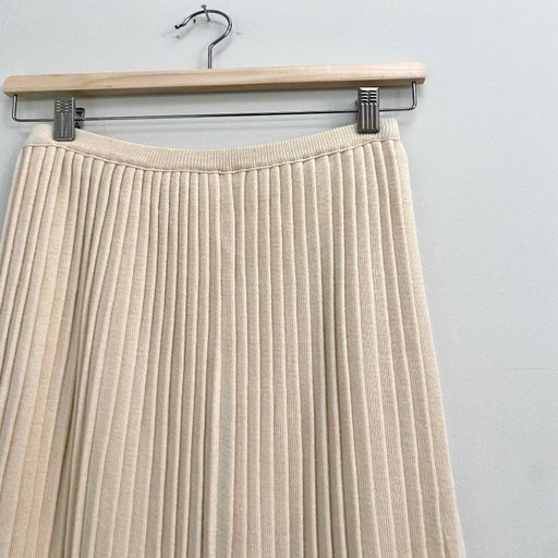 Knit skirt