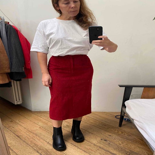 Straight velvet skirt
