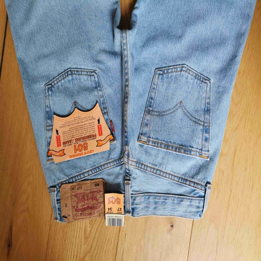Jean Levi's 501 W27L34 