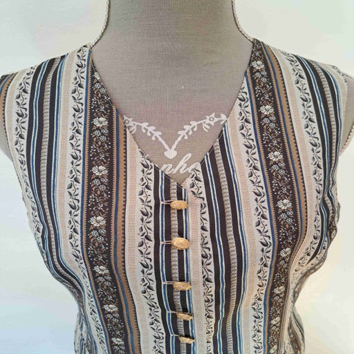 Provencal vest