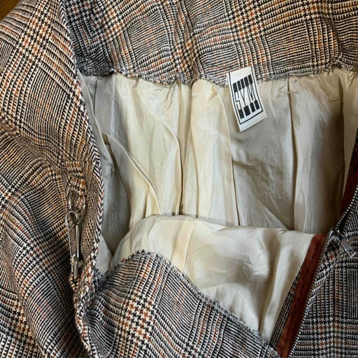 Pleated checked skirt