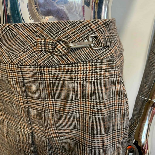 Pleated checked skirt