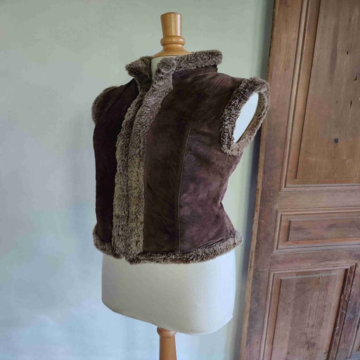 Suede sleeveless vest