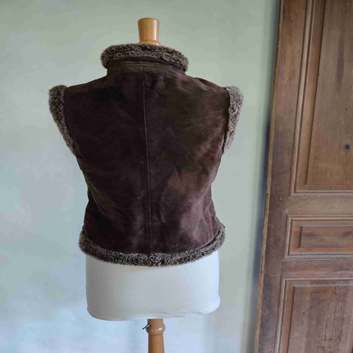 Suede sleeveless vest