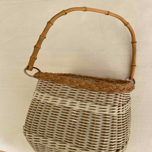 Two-tone wicker basket