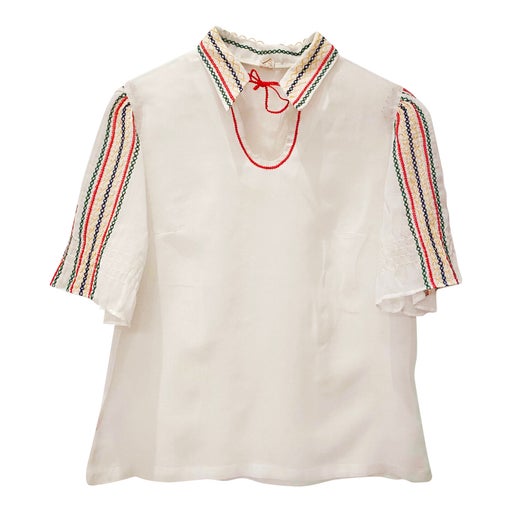 Blouse légère brodée