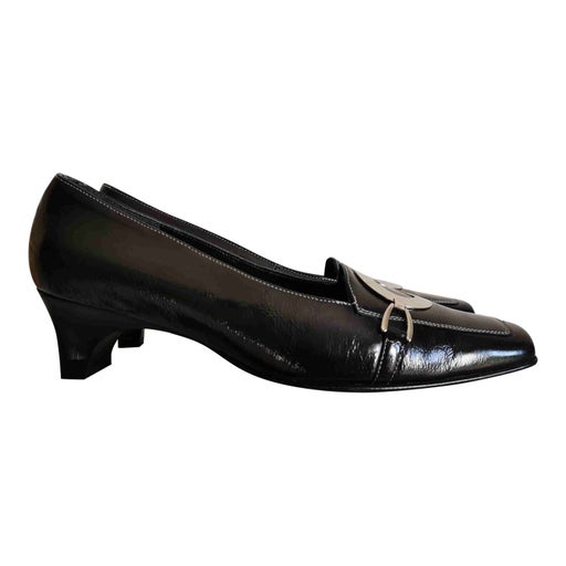 Leather pumps