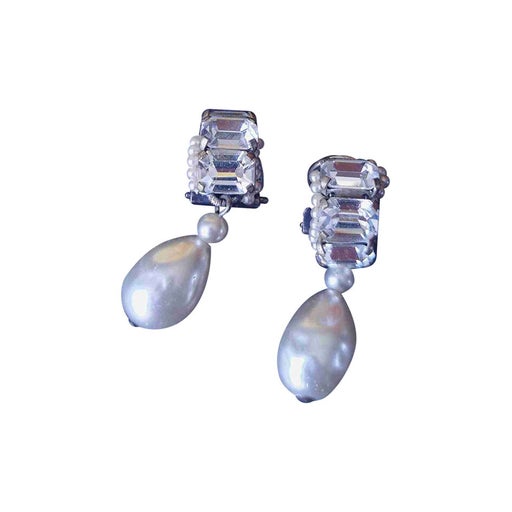 Clip earrings