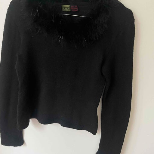 90's black sweater