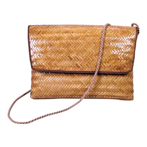 Woven straw bag