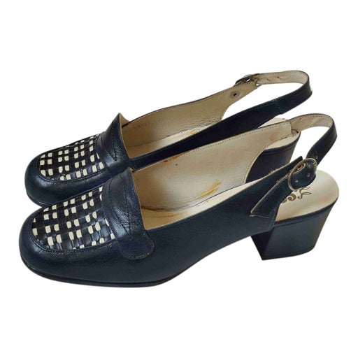 Leather pump