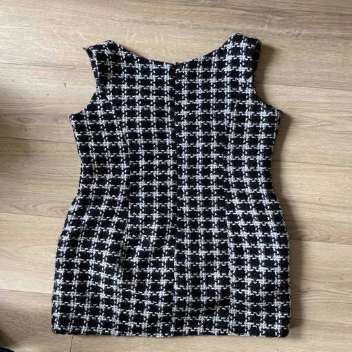 Short checked dress