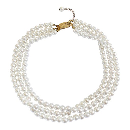 Pearl necklace